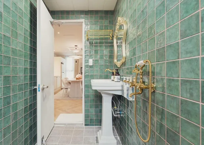 The 23-ravenna, Big Rooms, 6beds, 2bath, Family Suite, 명동8분, 을지로, 동대문, 경복궁, 광화문 도보 여행 *