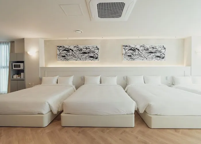 The 23-ravenna, Big Rooms, 6beds, 2bath, Family Suite, 명동8분, 을지로, 동대문, 경복궁, 광화문 도보 여행 Apartment