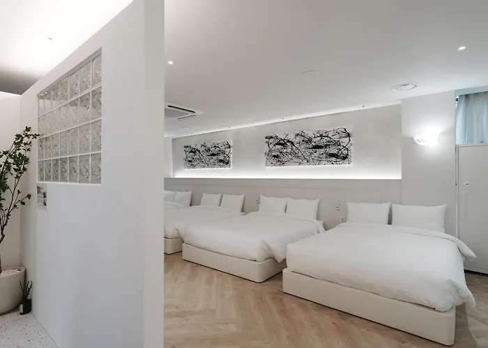The 23-ravenna, Big Rooms, 6beds, 2bath, Family Suite, 명동8분, 을지로, 동대문, 경복궁, 광화문 도보 여행 Apartment Seoul